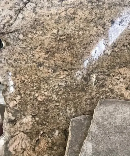 Granito em chapas (250 metros) - Lote inteiro