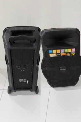 aixa de Som Amplificada 600W Polyvox 15" Bluetooth - Potente!