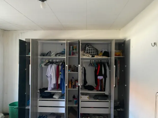 Guarda roupa 7 portas