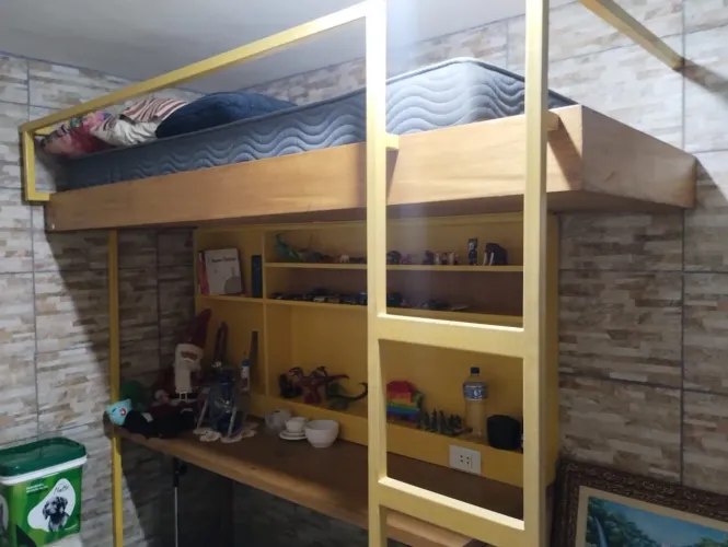 Cama elevada funcional Com Escrivaninha 