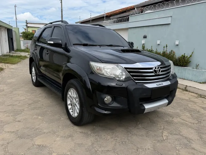 Toyota Hilux SW4 SRV D4-d 4X4 3.0 TDI Dies. AUT 2012