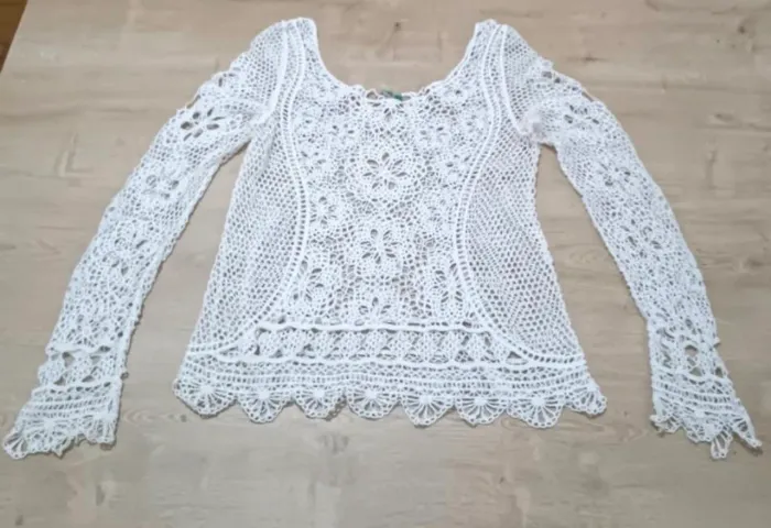 Blusa de Renda lindíssima Farm Nova