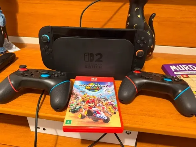 Nintendo Switch 2 + Mario Kart World + 2 Controles Extras