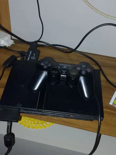 Vende se PlayStation 2 Funcionando perfeitamente vai um controle é um jogo
