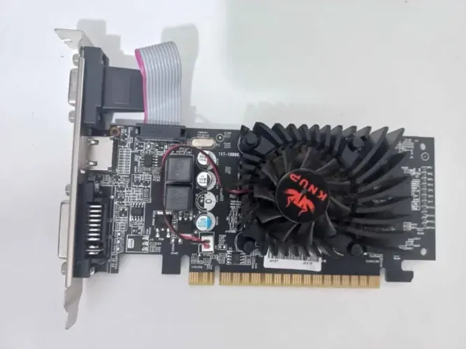 Placa de Video GeForce GT 210 de 1 GB