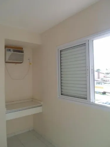 Aluga-se apartamento