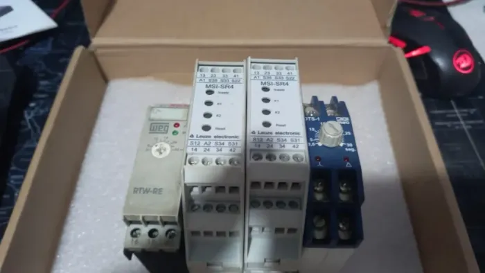 KIT 2 Rele De Segurança Leuze Electronic - MSI-SR4 + Tempoorizador RE + Rele Estre/Trian