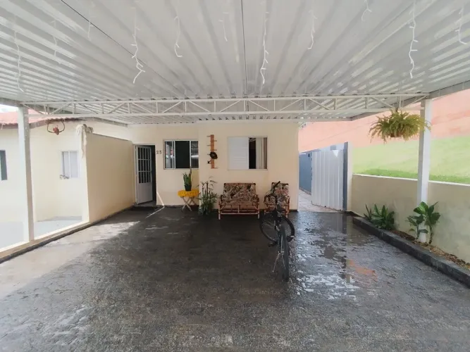 Casa térrea em condomínio