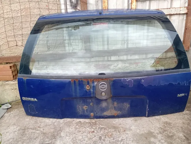 Tampa traseira Corsa hach