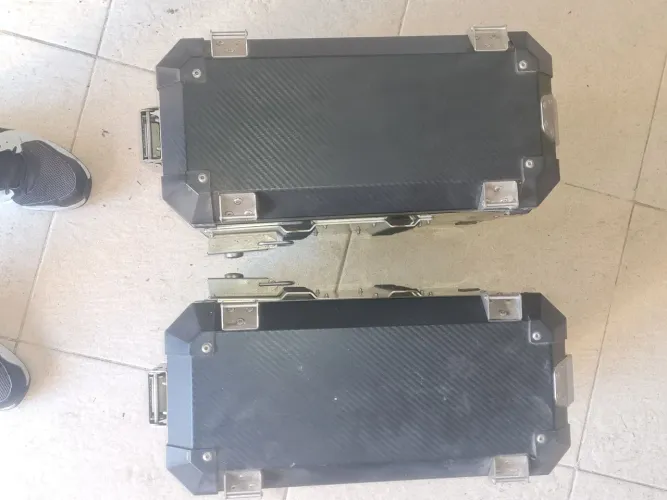 Baus lateral para moto