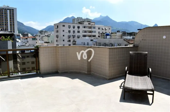 0 - Cobertura 4 quartos, sendo 2 suítes
