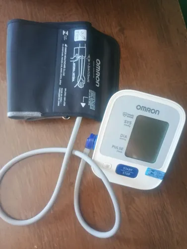 Medidor de Pressão Omron Hem 7122