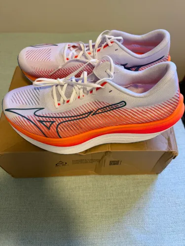 Mizuno Wave Rebellion Pro, 44 BR, novo, na caixa