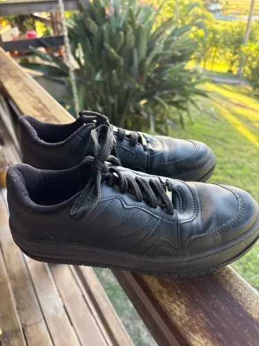 Tênis preto unisex 