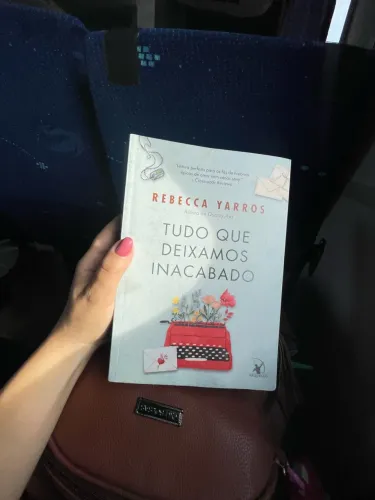 Livro Tudo O Que Deixamos Inacabado