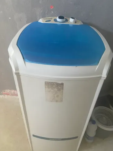 Tanquinho de lavar roupa