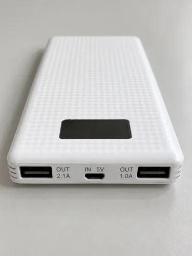 Power Bank PINENG 10.000mAh PN-963 + Cabo USB