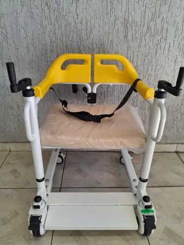 Cadeira de Transferência e Banho Longevitech - Praticamente Nova!