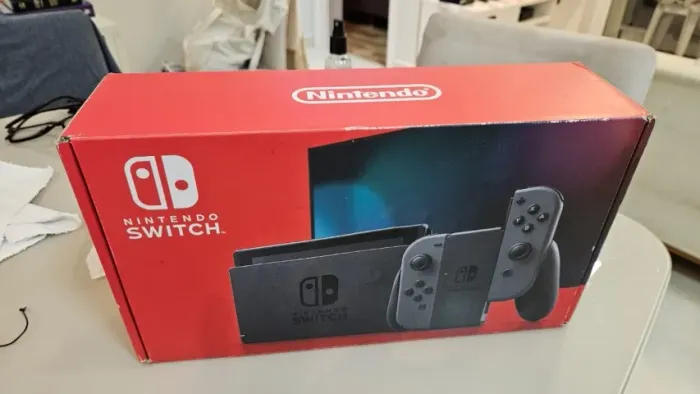 NINTENDO SWITCH V1 + CAIXA + CASE ZELDA + TODOS OS ACESSORIOS QUE VEM NA CAIXA