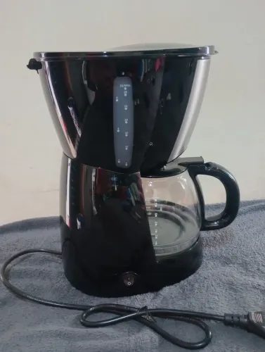 Cafeteira Britânia 32 xícaras - Semi Nova