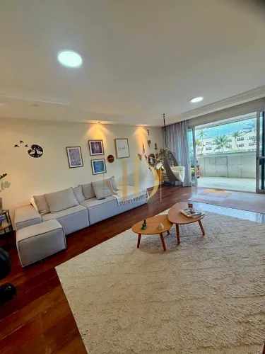 BARRA Vendo apartamento bem espaçoso, de 309 m², com 5/4, na Barra. 309m² 5/4, sendo 3 suí