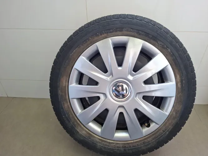 4 Rodas com calotas volkswagen fox medida 195 55 15.