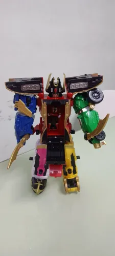 Lendário Megazord (linha Power Rangers Super Megaforce ) Bandai