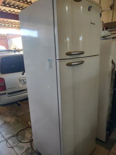 Geladeira freezer Eletrolux dc47 em ótimo estado 