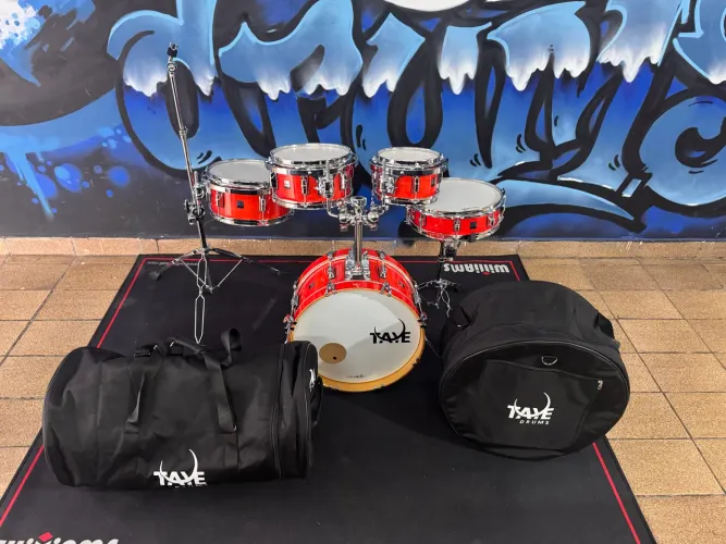 Bateria Compacta Taye GoKit Bumbo 18 Polegadas Birch Laqueado Com Bags