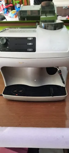 Maquina de café em pó e grão