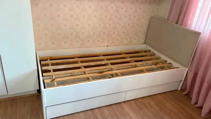 Cama infantil com gavetas