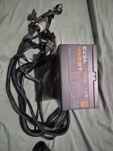 Fonte gamer Evga 450w