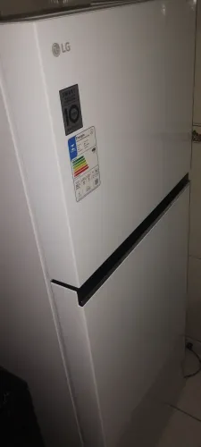 Vendo geladeira LG nova, apenas 4 meses de uso..
