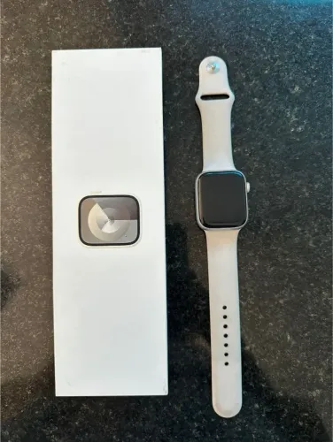 Apple watch Series 9 e Apple watch SE