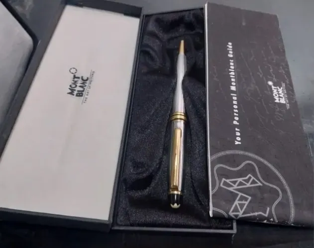 Caneta Esferográfica Montblanc Meisterstück Solitaire Doué Signum - Com estojo e manual.