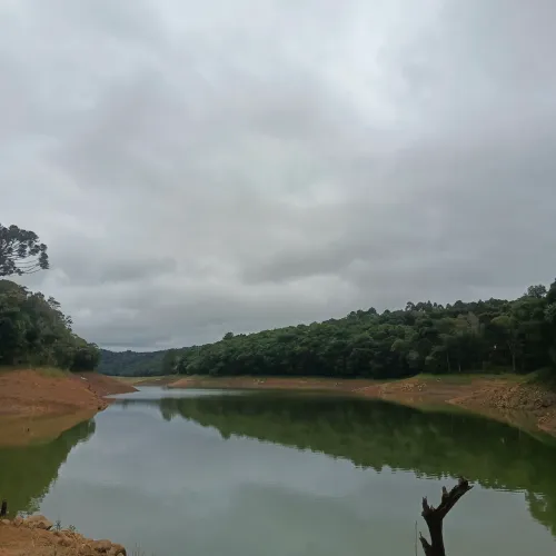Chácara na represa do Capivari