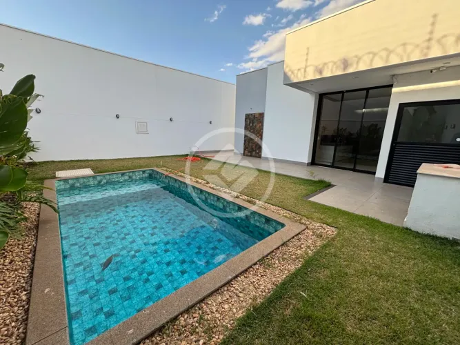 Vendo Casa com 3 Suítes, Piscina e 4 Vagas | Cidade Jardim | Uberlândia | R$ 1.400.000 cod
