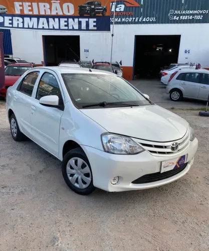 Toyota Etios X Sedan 1.5 Flex 16V 4P Mec. 2016