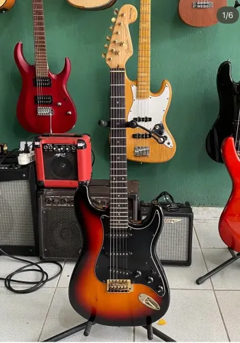 Guitarra Squier Bullet Strato