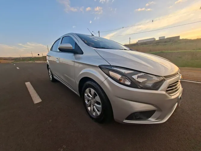 Chevrolet Onix Hatch LT 1.0 8V Flex Mec. 4P 2019