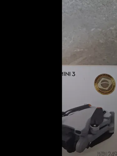 VENDO DRONE DJI MINI 3 COM NOTA FISCAL UM MÊS DE USO USADO APENAS PRA FAZER O TESTE.