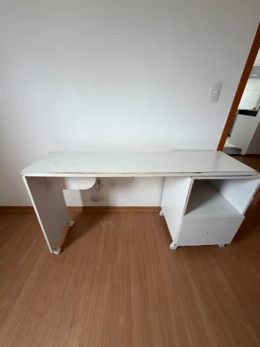DOAÇÃO - Mesa de escritório para reaproveitamento
