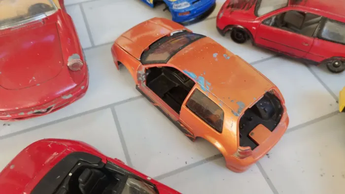 Sucatas de miniaturas 