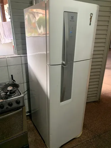 Geladeira Electrolux DF42 Frost Free 382L