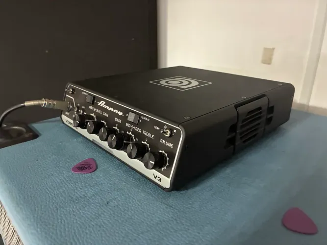  Ampeg Ventura v3 300w cabeçote  amplificador contra baixo