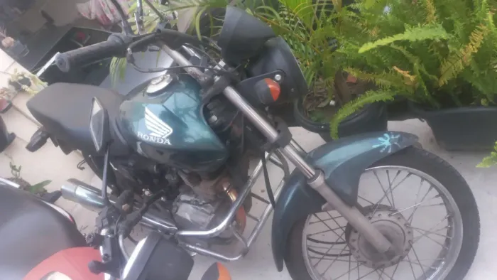 Tiram 2004 pronta para trabalhar RS