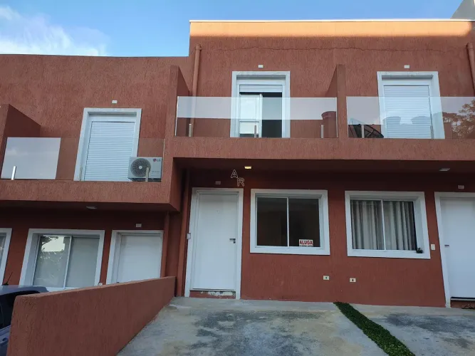 Aluguel de Casa em Condomínio de Luxo em Cotia-SP, Jardim dos Ipês 2 Quartos, 1 Sala, 2 Ba