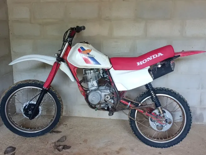 Xl 125S moto excelente para trabalhar na roça e sítio , super acessível