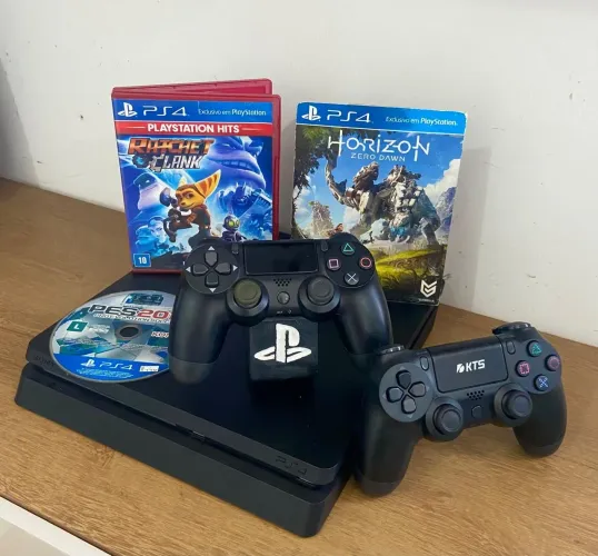 Ps4 slim + 3 jogos mídia física + 2 controles