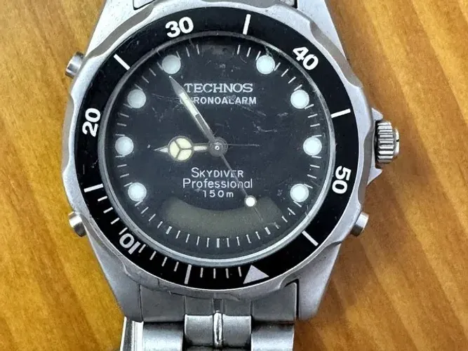 Relógio Technos Skydiver Professional 150m Chronoalarm T205.10 - No Estado